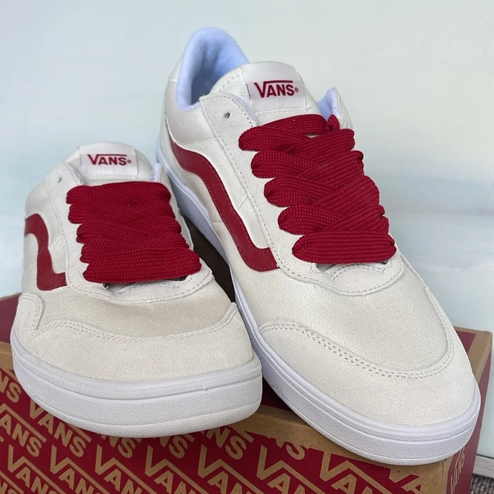 Vans Men’s Cruze Too Cc 90s Retro Blanc De Blanc
VN000CMTJVY
Sneakers - Picture 11 of 16